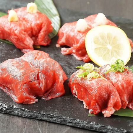 国産黒毛和牛の肉寿司（４貫）