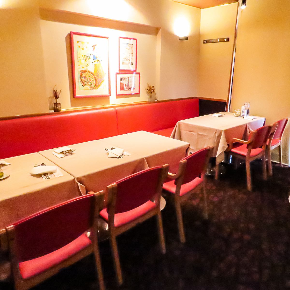 土日祝は11時30分からランチ営業を実施しております。