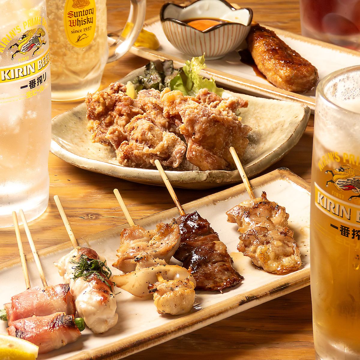 炭火でじっくり焼き上げた焼鳥とビール・ハイボールの相性抜群♪