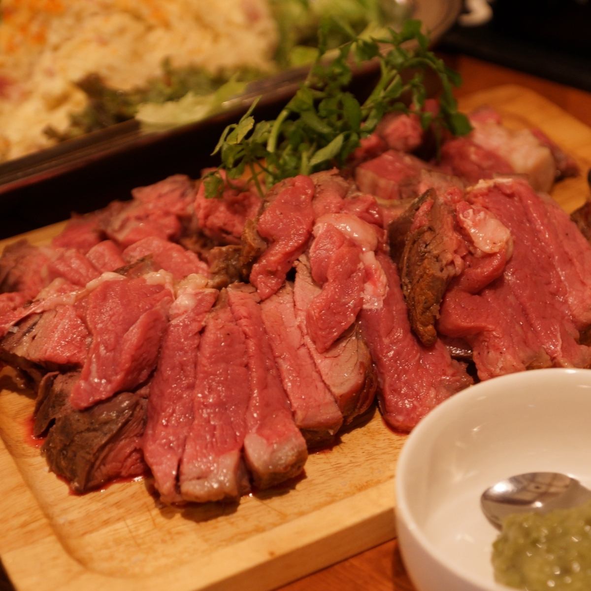 厳選した自慢のお肉を提供！！大人気・肉のKATAMARI♪