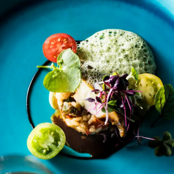 点击此处预订12月22日、23日【圣诞晚餐套餐】19,800日元(含税)*18:00