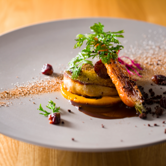 11月1日~12月19日【纪念日、生日等特别的场合】特别晚餐套餐(7道菜)15,400日元(含税)※晚上8点