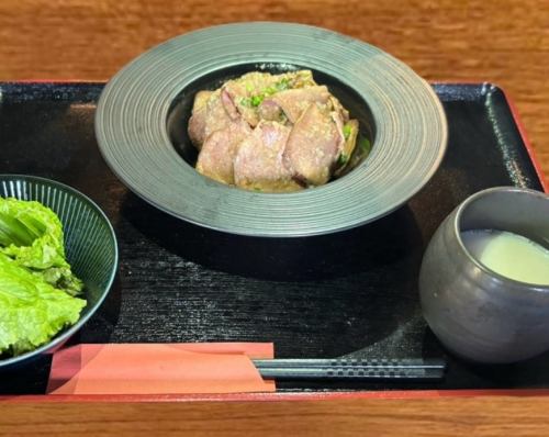 牛タンのローストビーフボウルセット