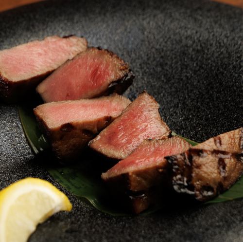 肉厚ジューシー!牛タンランチで、贅沢体験。