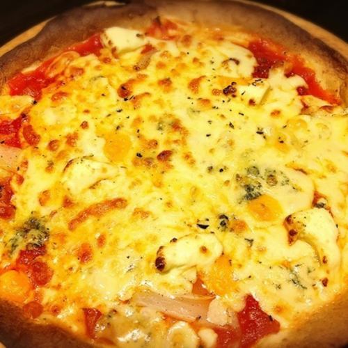 quattro fromage pizza