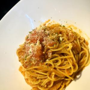 Classic fresh tomato pasta