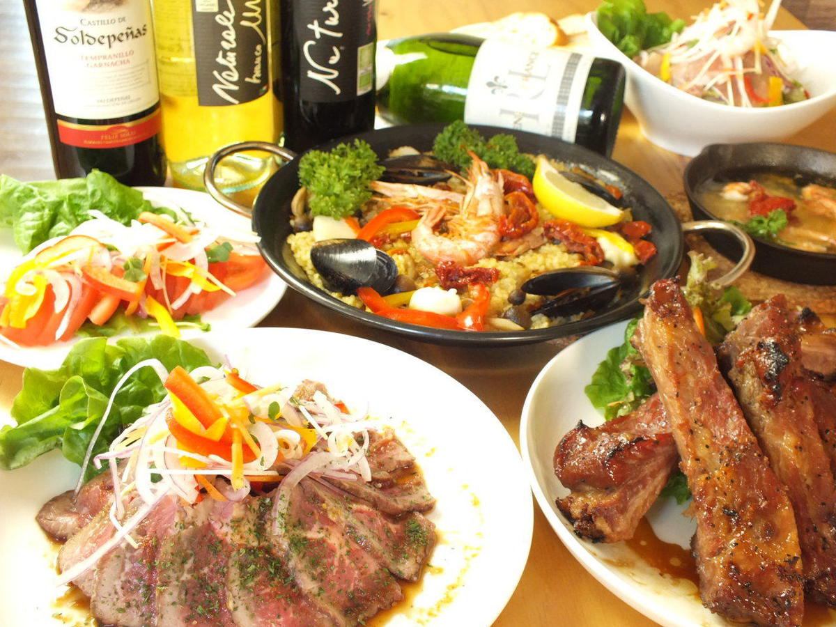 We offer a slightly luxurious course with paella and spare ribs ♪