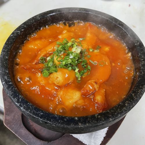 Stone-grilled shrimp chili