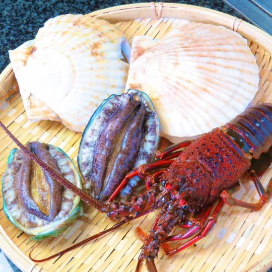アワビ、伊勢海老、ホタテなど、ご希望に合わせてご用意も可能です。お気軽にお問い合わせください。