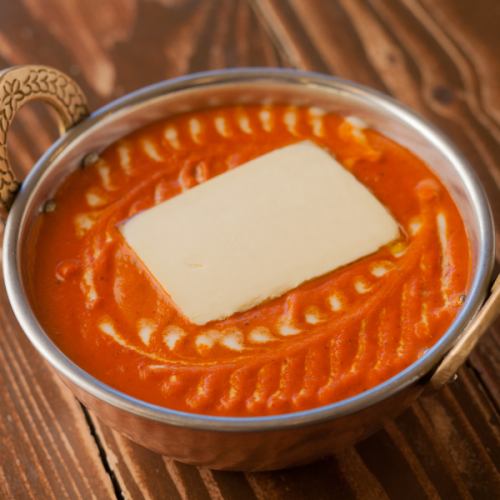 選べる楽しさ！鶏・豚・羊・魚介・野菜の多彩なカレー