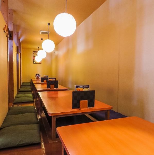 雰囲気のいい照明に包まれ、落ち着いた空間が魅力の当店は、友人との集まりや女子会などにも最適です。掘りごたつのお席もあり、ゆったりとした時間を過ごせるのが嬉しいポイント♪温かい雰囲気の中、美味しいお料理とお酒を楽しむことができます。ご来店お待ちしております。