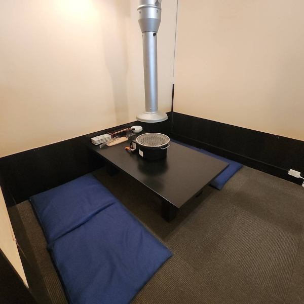 お履き物を脱ぎ、ゆったりお過ごしいただけるお座敷をご用意しております♪排気ダクトもしっかり完備しておりますので、お肉を焼いた際に出る煙も気にせずお楽しみいただけます◎十勝若牛や和牛をはじめ、十勝清水町で生産された「桃花豚」など、北海道産の贅沢なお肉を多彩に用意しました！焼肉には美味しいお酒もマスト♪