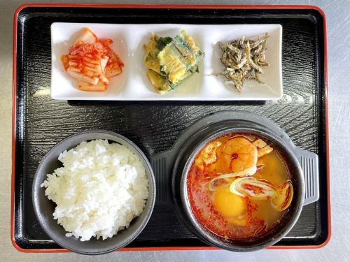 Sundubu jjigae lunch