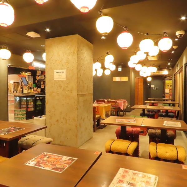 温かみのある雰囲気に包まれた店内は、初めてでも自然と落ち着ける居心地の良さが魅力◎会話を楽しみながらゆったり過ごせるので、気取らないデートにもぴったりです。美味しい料理と心地よい空間が、二人の時間をそっと彩ります。