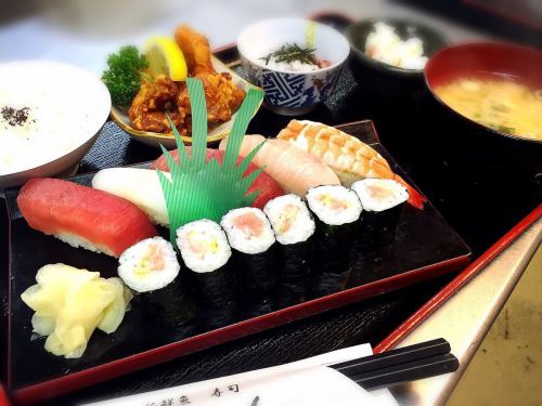 Sushi set meal