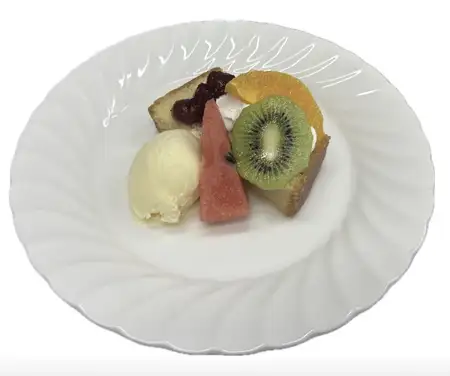 サバリンのアラモード（サバリン・・シロップ漬けのパン生地ケーキ）
