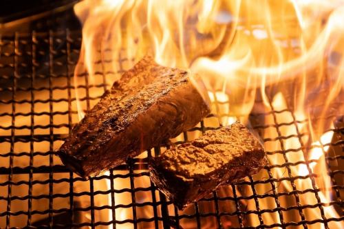 これぞ藁焼き！！臨場感◎