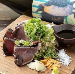 The famous dish! Straw-grilled salted bonito