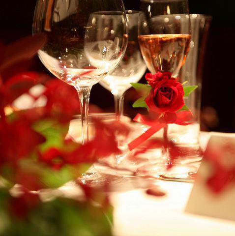 Enjoy the best food with stylish drinks!