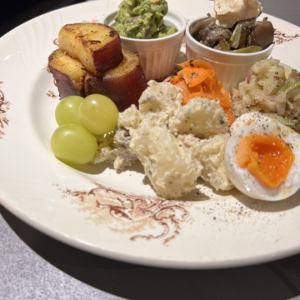 日替わりおばんざい盛り合せ