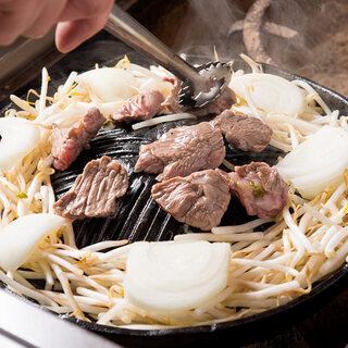 【成吉思汗自助餐】尽情享用本店引以为傲的生羊肉等菜肴