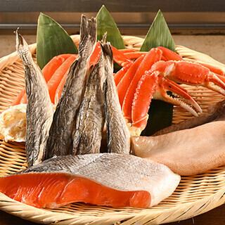 自分で焼くから美味しさ倍増！北海道直送の海鮮【炉端焼】