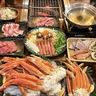 仅限午餐时段！帝王蟹自助餐！（含雪蟹涮涮锅）限时70分钟 ◆ 15,980日元（不含税）