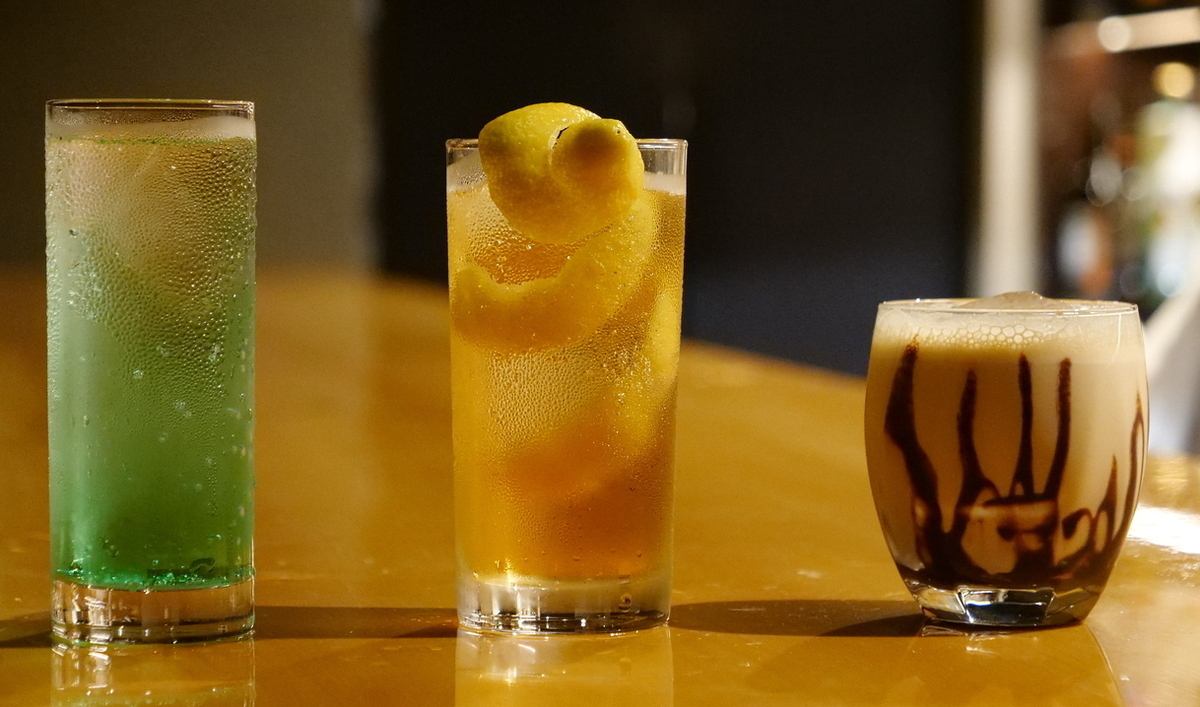 隠れ家のようなお洒落Bar。個室を完備しており、二次会や貸切などにもご活用下さい!