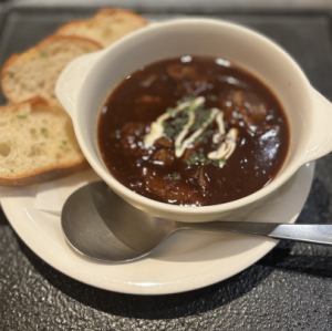 Beef tongue stew in red wine, served with baguette toast.