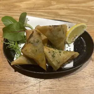 牛たんの三角揚げ春巻