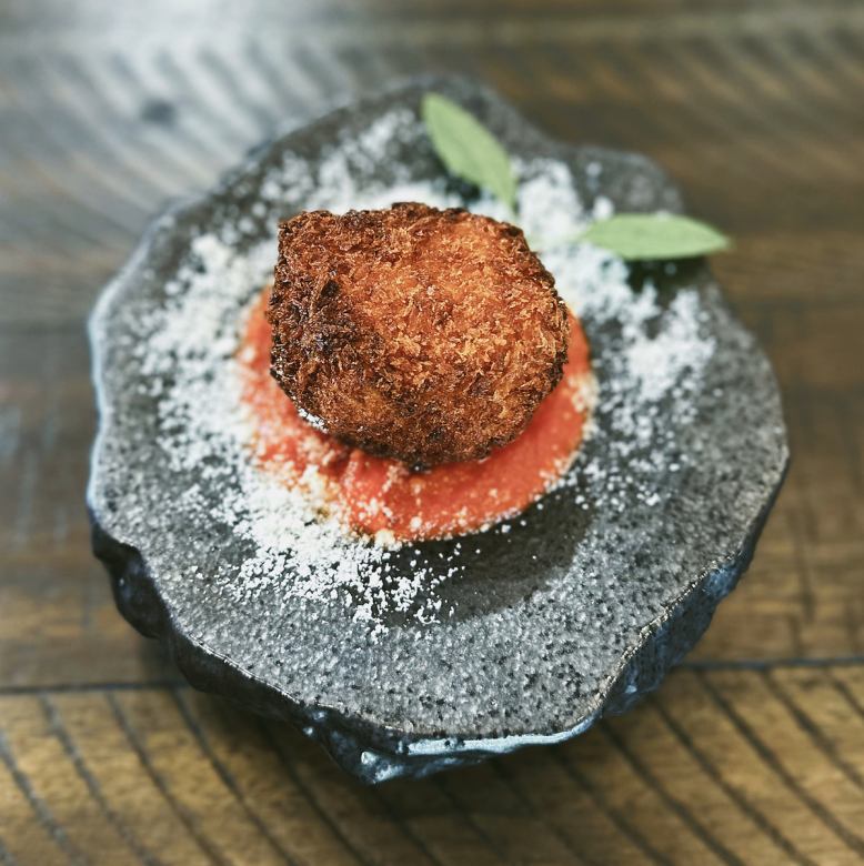 黄油烩饭和奶酪炸丸子