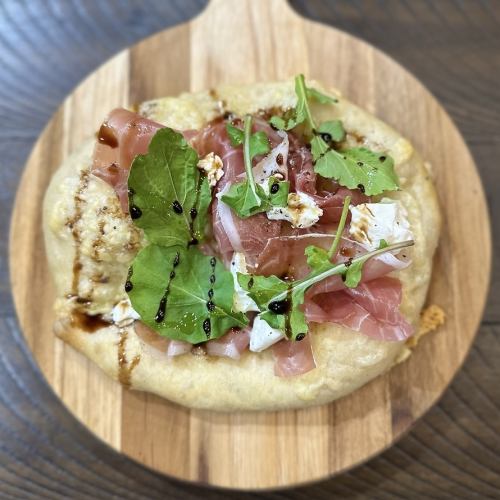 ピッツア・コン・プロシュート バルサミコ酢かけ