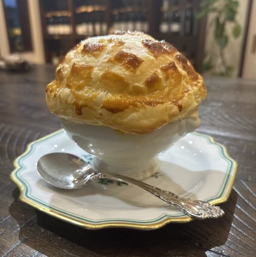 鶏肉とキノコのスープ パイ包みオーブン焼き