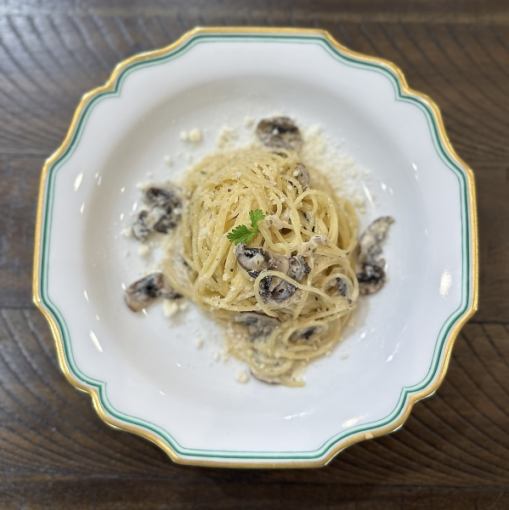 Lunch Set: Monthly Pasta [From 2,200 yen including tax]