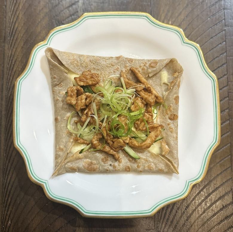Taiwanese-style galette: pork tenderloin with Kyoto sauce, cucumber, and green onion