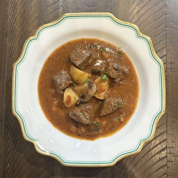Special Brunch: Black Wagyu Beef Rump Stew Burgundy Style (2,980 yen including tax)
