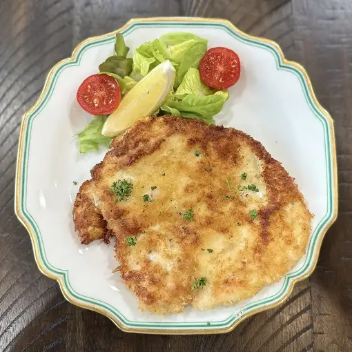 スペシャルランチ　ヴィーナー・シュニッツェル　ドイツ風地鶏むね肉のカツレツ　レモン添え