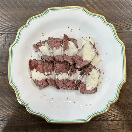 烤北海道鹿肉配蓝纹奶酪酱
