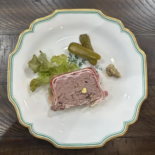 用虾夷鹿肉和大和猪肉制成的自制肉酱