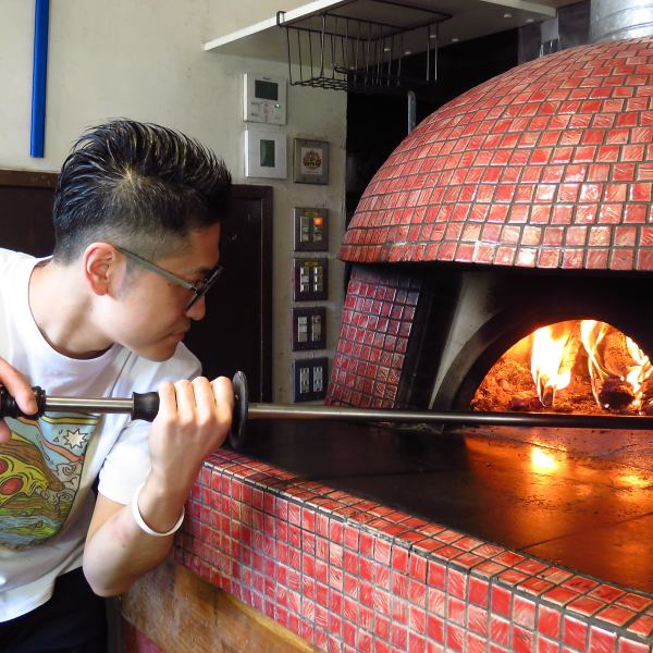 [A talented shop with the world's best pizza chef who won the Pizza World Cup] Participated in the team competition and won the 2023 Pizza World Cup.A master craftsman from Azabujuban who has appeared on TV and has been interviewed by numerous media outlets has opened a new famous pizzeria in Senzokuike! You can enjoy the taste of the famous restaurant, which is very popular every day, right here at Senzokuike.