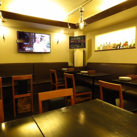 [Popular sofa seats ♪] We have sofa seats where you can sit comfortably.Please come to a meal with your friends or a girls-only gathering ♪ It's too comfortable to stay for a long time ... Have a good time with our specialty wood-fired pizza and wine that goes well with food. Please.