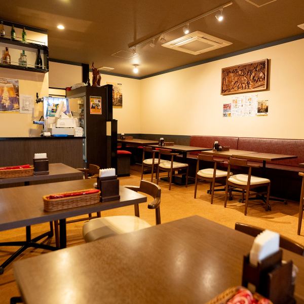 **雰囲気も味も妥協しない！**洗練された空間で楽しむ、満足度120%の食べ飲み放題。特別な夜を彩る、当店自慢の「五感で味わうカレー体験」をぜひ。