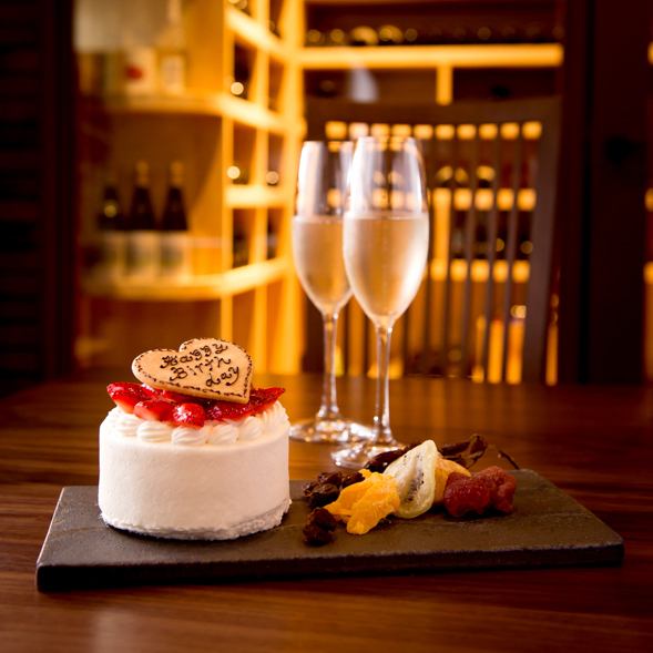 大人気の水槽付き完全個室♪デートや女子会・特別な日にも◎