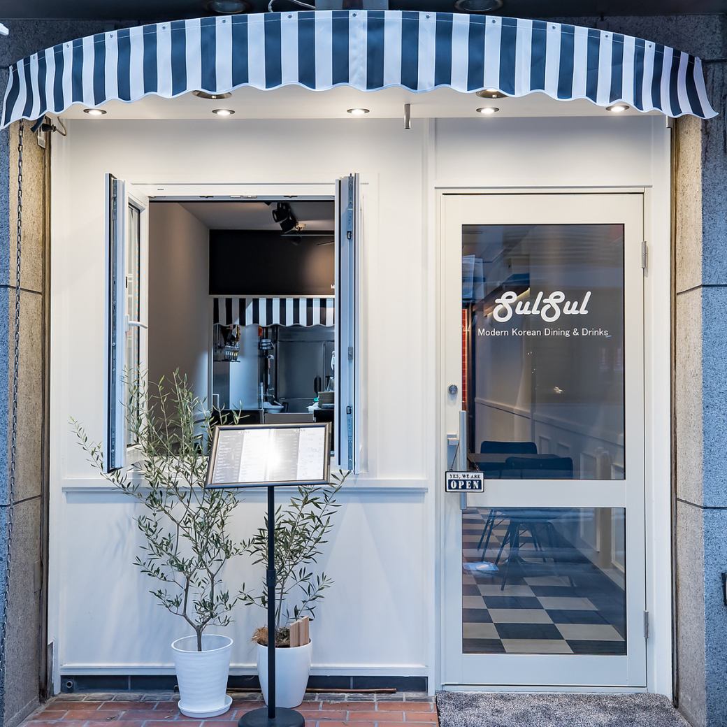 東心斎橋で人気の隠れ家！新鮮食材の旨味が凝縮した逸品は、お酒との相性抜群です。