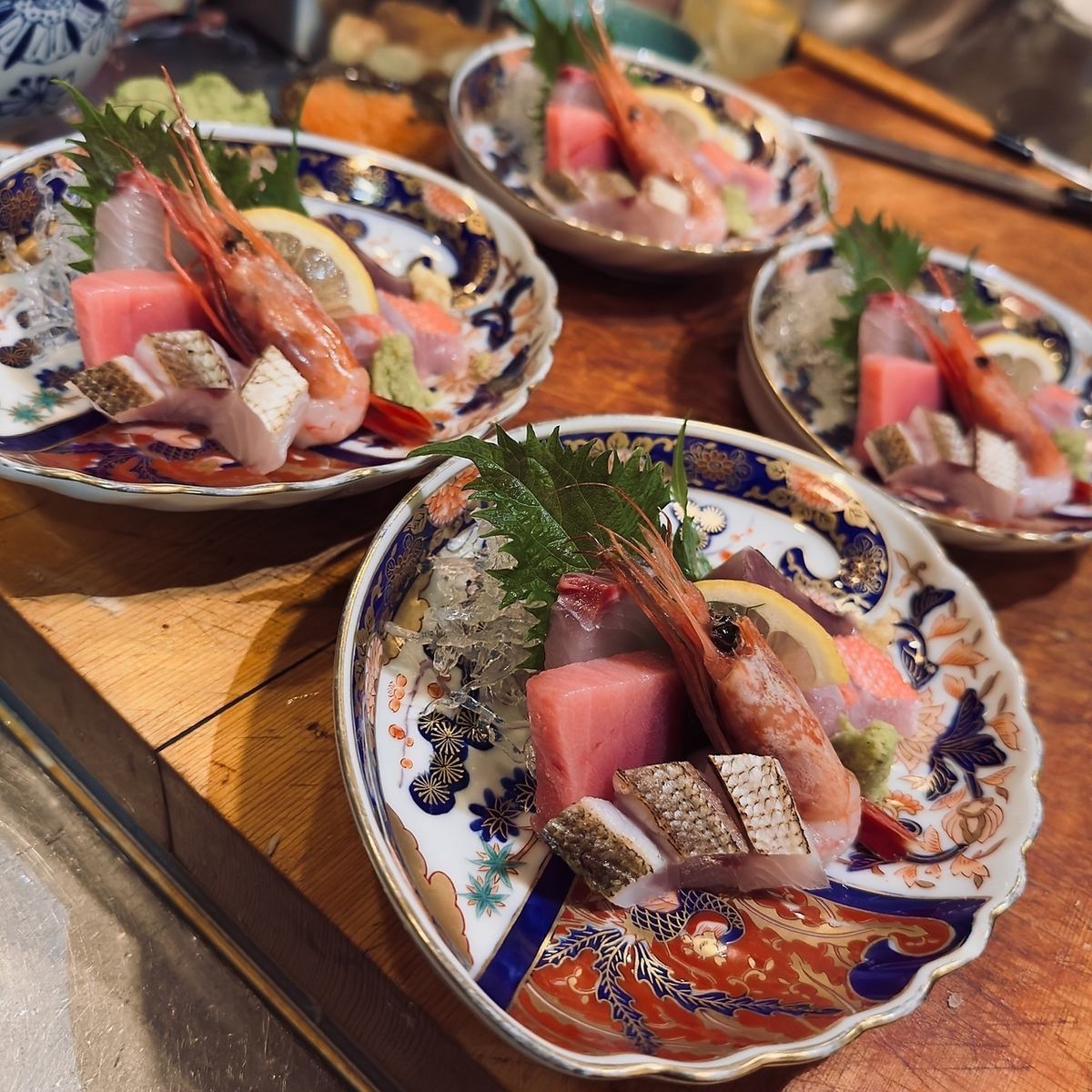 こだわりの新鮮な旬魚を活かした一品料理や逸品×豊富な日本酒をお楽しみいただけます