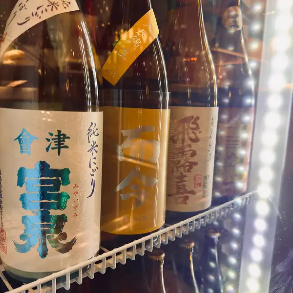 【日本酒が自慢】お酒好きにはたまりません!良質な日本酒を、リーズナブルな価格でお楽しみいただけます。