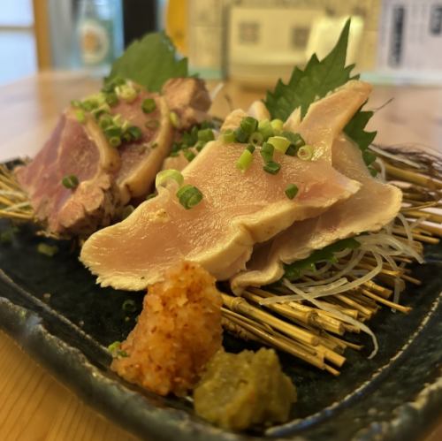 Two types of chicken tataki (thigh and breast)