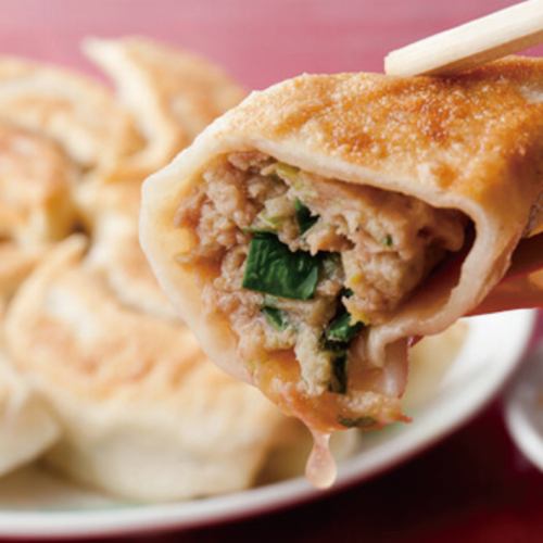 肉汁たっぷり大餃子！