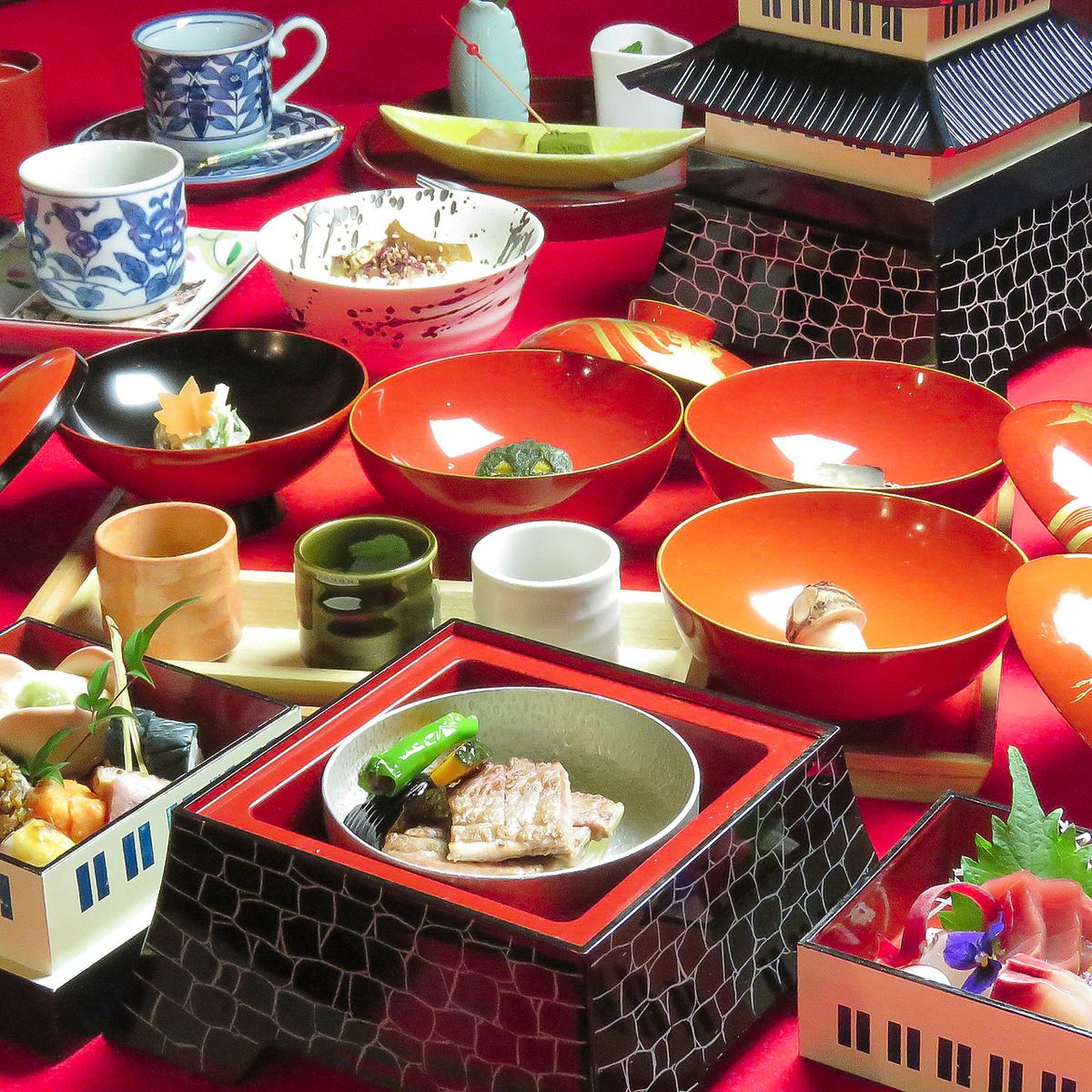 Full-fledged kaiseki meal in a completely private room.The all-you-can-drink course is also popular for banquets.