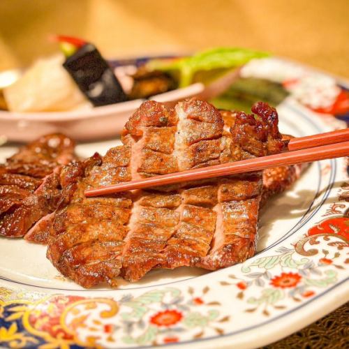 Recommended for connoisseurs: Thick-cut, aged "Tasty salt-grilled beef tongue"